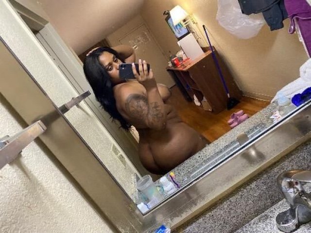 Outcalls & Incalls available . Text me 🥰 - 1