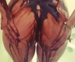 Sioux Falls escorts - Headed ur way! Ready 2 Treat or Mistreat U! Bomshell DOMINATRIX! Beauty & Brains!