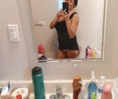 Sexy Skylar - Image 2