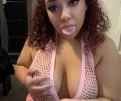 YES THIS PUSSY IS PIERCED - Image 4