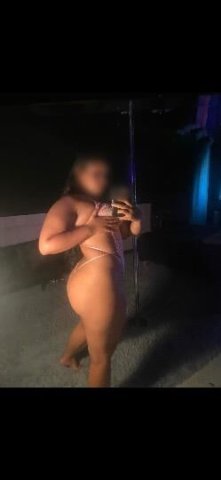 lightskin thick and slutty 😘let me put you to bed daddy - 1