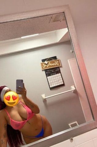 good daddy I'm available 🥰🤤 - 1