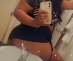 ***NEW IN TOWN !!!!!***PINNNKK 🩷 , JUICEYY💦💦, PHAATT 🍑🍑, CREME DE LA CREMEYYYY 🍦🤤🤤🤤 - Image 2