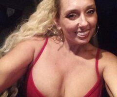 Hottest Blonde Bombshell in Town - Image 3