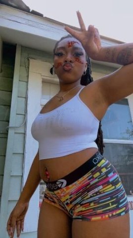 Juicyy 💦 - 1