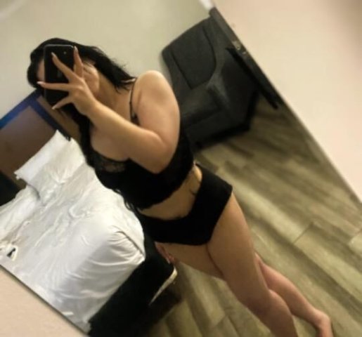 Im wet juicy and super sweet. hear any dif its to gatekeep me - 1