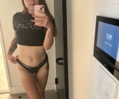 Green Eyed Slim Snow Bunny Can Facetime Verify - Image 2