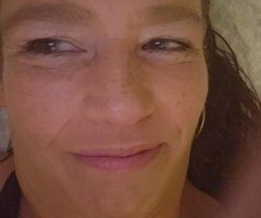 MATURE IRISH MILF - Image 2