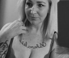 PARTY FAVORS NEEDED! NO DEPOSIT. OPEN-MINDED, FETISH FRIENDLY, PARTY FAVOR FRIENDLY, KINKY, ALL-NATURAL, INDEPENDENT, TATTOOED, SEXY THICK MILF NEXT DOOR - Image 3