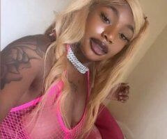 NEW IN TOWN ⭐Young And Petite Ebony Extreme Squirter And Creamer 💦🌊🐱Avaliable Now!! Instant Response📲 - Image 3