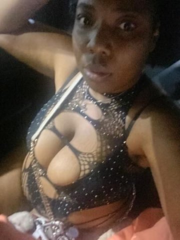 wet pussy bri 2 girl - 1
