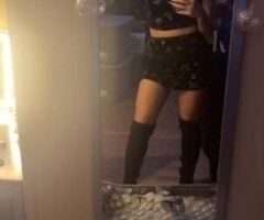 Phoenix escorts - feisty and petite