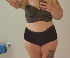 hurry cum fuk me before my mans off work! - Image 2