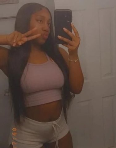 Bad bitch w. Dumb DADE COUNTY HEAD 🥴🥶 - 1