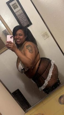 Redbone about her buisness with some huge ass tittys - 1
