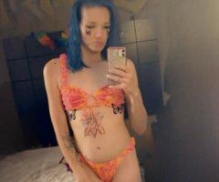 Petite with a Pretty Pink Pussy 🩷🩷 - Image 2
