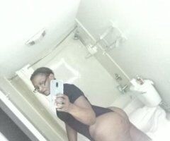 Only mature, honest, and real ass men hit me up. Oh i dont want no young dudes hitting me up. Anyways i don't negotiate about nouthing. it is wat it is. Ty for your time. - Image 4