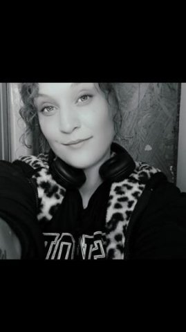 Beautiful phat ass white girl with blue eyes and a personality outta this world😎😈💦❤ - 1