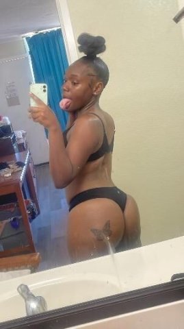 Hey Papi New in town im What you Need let Me Please you💦😝 - 1