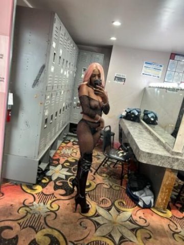 Dont Be Shy Baby i Dont Bite 😘 Favorite Dancer 🤤 Whatsapp Available 🚘 - 1