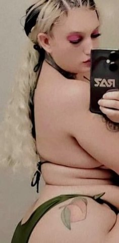 busty blonde on hilton head island - 1