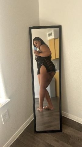 Thick mixed hottie ready to party ❄❄ - 1
