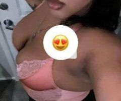 Thick mixed hottie ready to party ❄❄ - Image 6