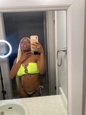 in call avail 😘 - 1
