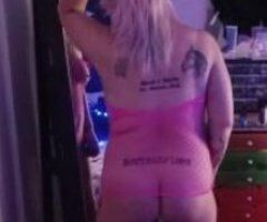 ✨ALL-NATURAL, INDEPENDENT, MATURE, TATTOOED, KINKY ,SEXY THICK MILF NEXT DOOR✨ - Image 2