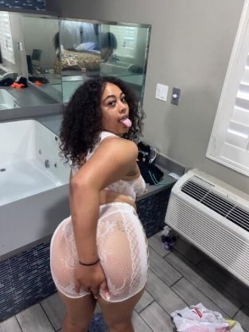 Thicc Blasian Baddie 💙🤤 - 1