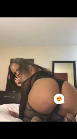 She soo thick 😍😘🍫 - 1