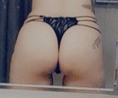 🔥HORNY WET SEXY LADY LOOKIN TO SWALLOW YOUR NUT WHOLE N LOOK UP AT U & LICK MY LIPS CLEAN OF DADDYS CUMMMM💯💋YYUUMMM - Image 3