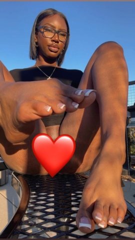 thick sexy ebony babe - 23 - 1