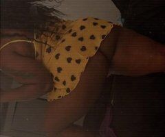 Hey sexy, text me and find out - 28 - Image 3