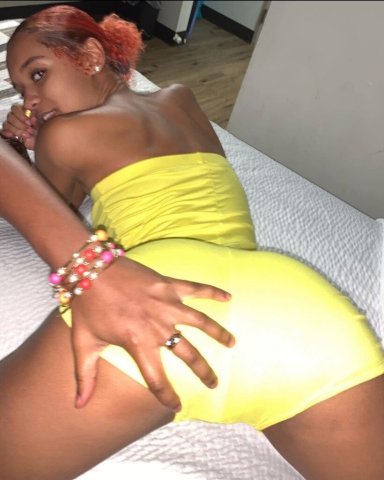 Christmas deals Slim thick baddie Meetups & FACETIMES - 19 - 1
