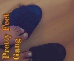 Bring In The Holiday W/ Sweet Exotic Slim Milf Ebony - 27 - Image 3