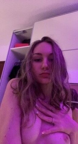 🔥🔥Horny Queen available For Hookup ✔ 24 hour service ✔Text me if you are interested👅And i sell all type of content and vides - 22 - 1