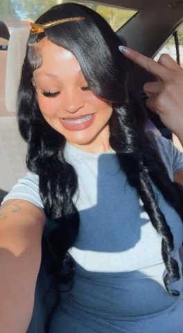 ✨ I’m a fun and friendly woman, ready to make your day brighter! ✨😊🌟💛 - 21 - 1