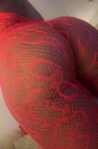 Tis the Season 🥂Lady of Lesiure 🍾 1hr specialls all night 🥰Fun to be around 💕 Great Hygiene 💦100% Real Girl☺ very discreet ...🚛 friendiy (in/out) - 26 - 1