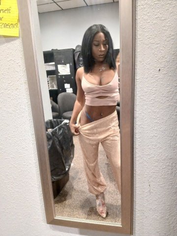 Carmel chocolate looking for a Sugar Daddy - 25 - 1