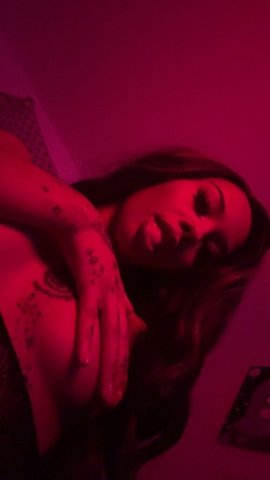 this sexy lightskin is always available❤ - 21 - 1