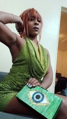 Carmel chocolate looking for a Sugar Daddy - 25 - 1