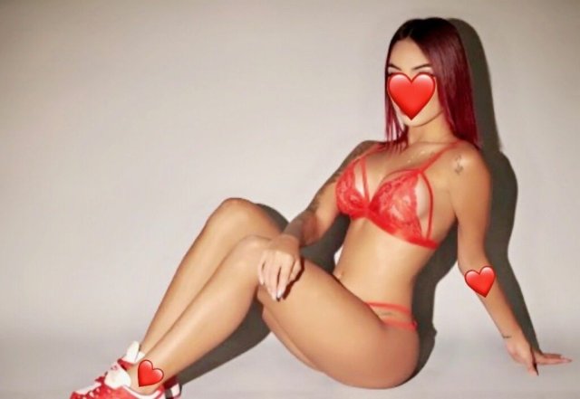 ITS MY BIRTHDAY 🎂 BIRTHDAY SPECIAL ALL WEEKEND ON SINGLES & DOUBLES 💦🔥Snowed in with snowbunnys 🐇❄ wet & warm and ready to please 😋💦 2 GIRLS AVALIABLE ALL NIGHT in ir out 👭🏼 - 25 - 1
