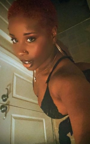 AGE Limit: 40-45🌷 Down2EarthBaddie 🌷 🔹 FULL Service AVAILABLE NOW 💦🍭👅 // INCALLS ONLY 🌷 - 26 - 1