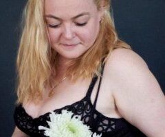 busty curvy cool incalls - 34 - Image 3