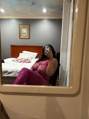 CURVY STALLION WITH WATERPARK NEAR YOU - 26 - 1