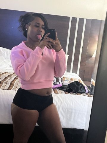 Hhr Special 😋 young 5'2fresh tight pussy 💦waiting too be stretched 👩🏽‍❤️‍💋‍👩🏽 - 32 - 1