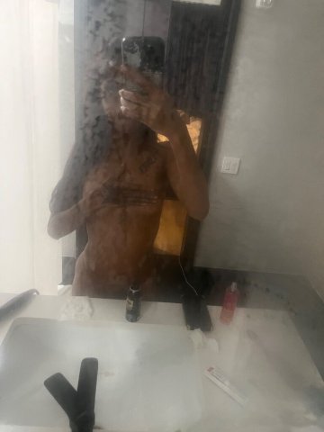 ,OUTS or FT SHOWS !! HEY DADDY NICE TO MEeT U , YOU WILL LOVE THIS TIGHT KITTY - 23 - 1