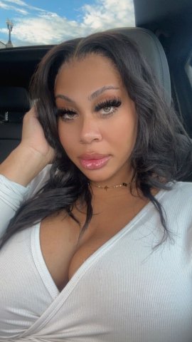 come stay warm with a THICK goddess 🩷 - 26 - 1