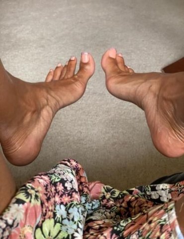 REDFORD AREA ASS SNIFF/FOOT FETISH ONLY. *NO NUDITY, *NO SEX, *NO HEAD/TOP/ORAL - 31 - 1